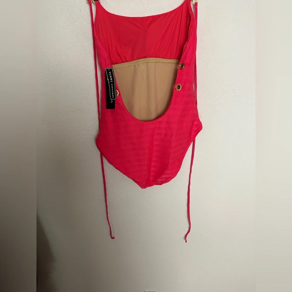 La Blanca Linea Cross Back Mio One-Piece Swimsuit Coral Sun 16 Bathing Suit NWT